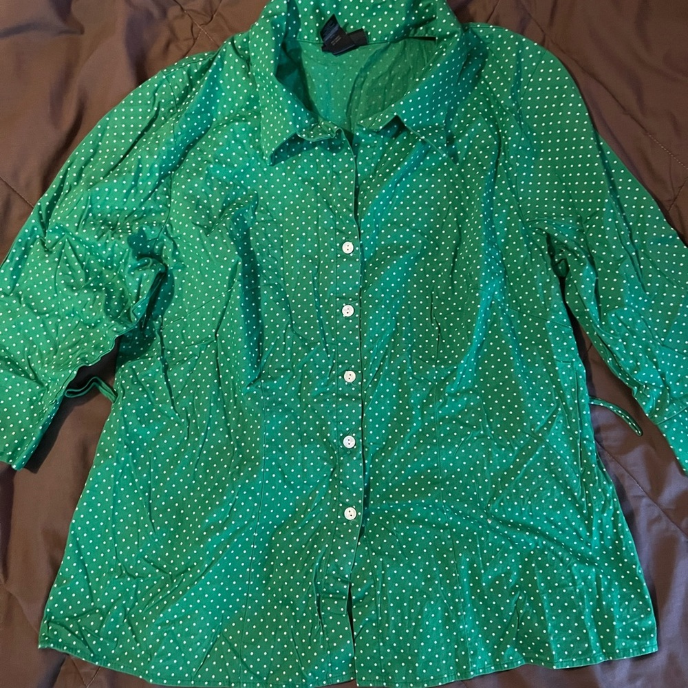 Lane Bryant Kelly green w/white dots 14/16. 3/4 sleeve button up.